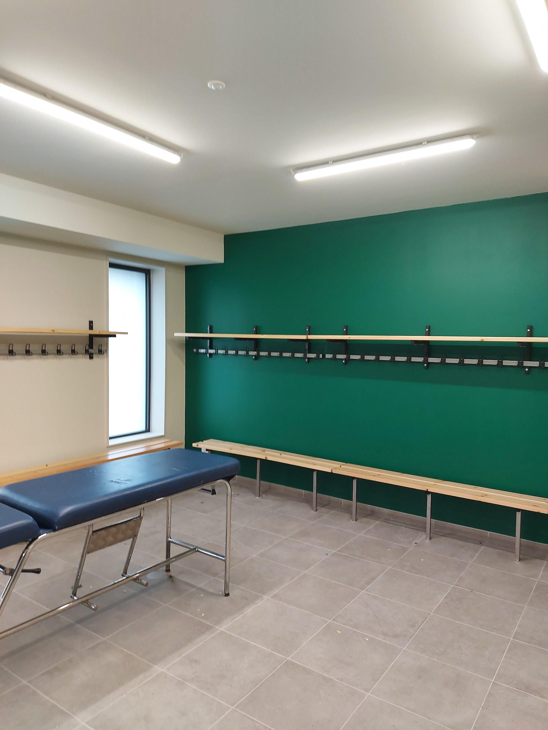 Renovation of the sanitary facilities and changing rooms of the sports complex : Le Stadium in Villeneuve-d&#039;Ascq (59), realized by Kalysse, leader in sanitary facilities and changing rooms for sports complexes and Arena