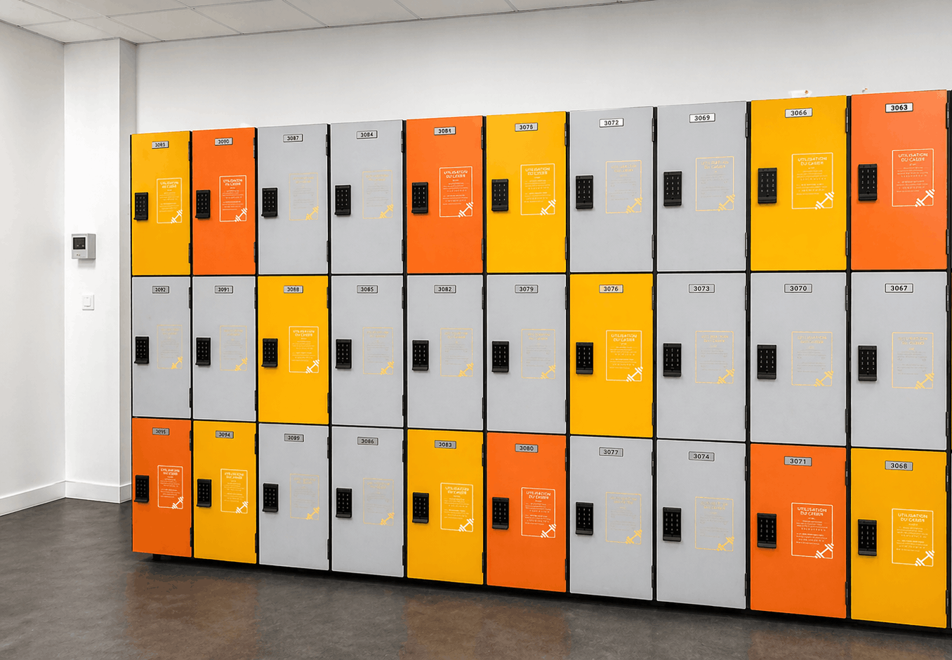 Casiers vestiaires sportifs en stratifié compact avec serrures numériques installés à l’UCPA Sport Station de Reims
